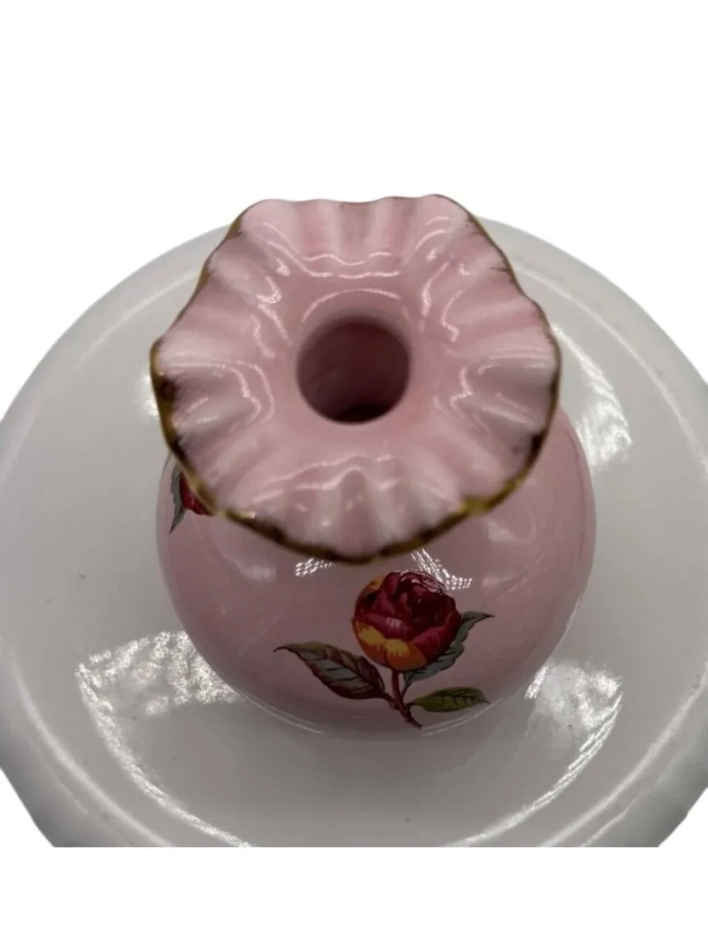 Vintage Pink Ceramic Rose Vase With Gold Detailing & Scalloped Rim 4